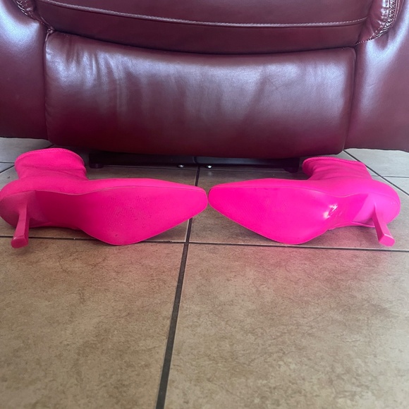 Steve Madden Vakay Neon Fuchsia Stretch Booties SZ 11M - Picture 5 of 9
